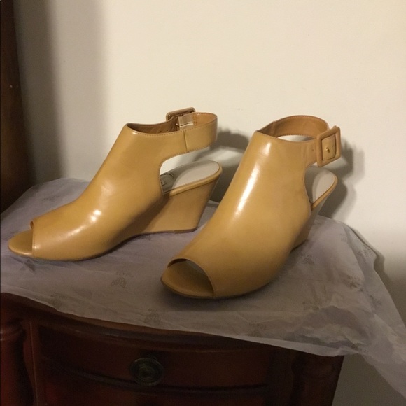 New Dana Buchman Open Toe shoes - Picture 4 of 4